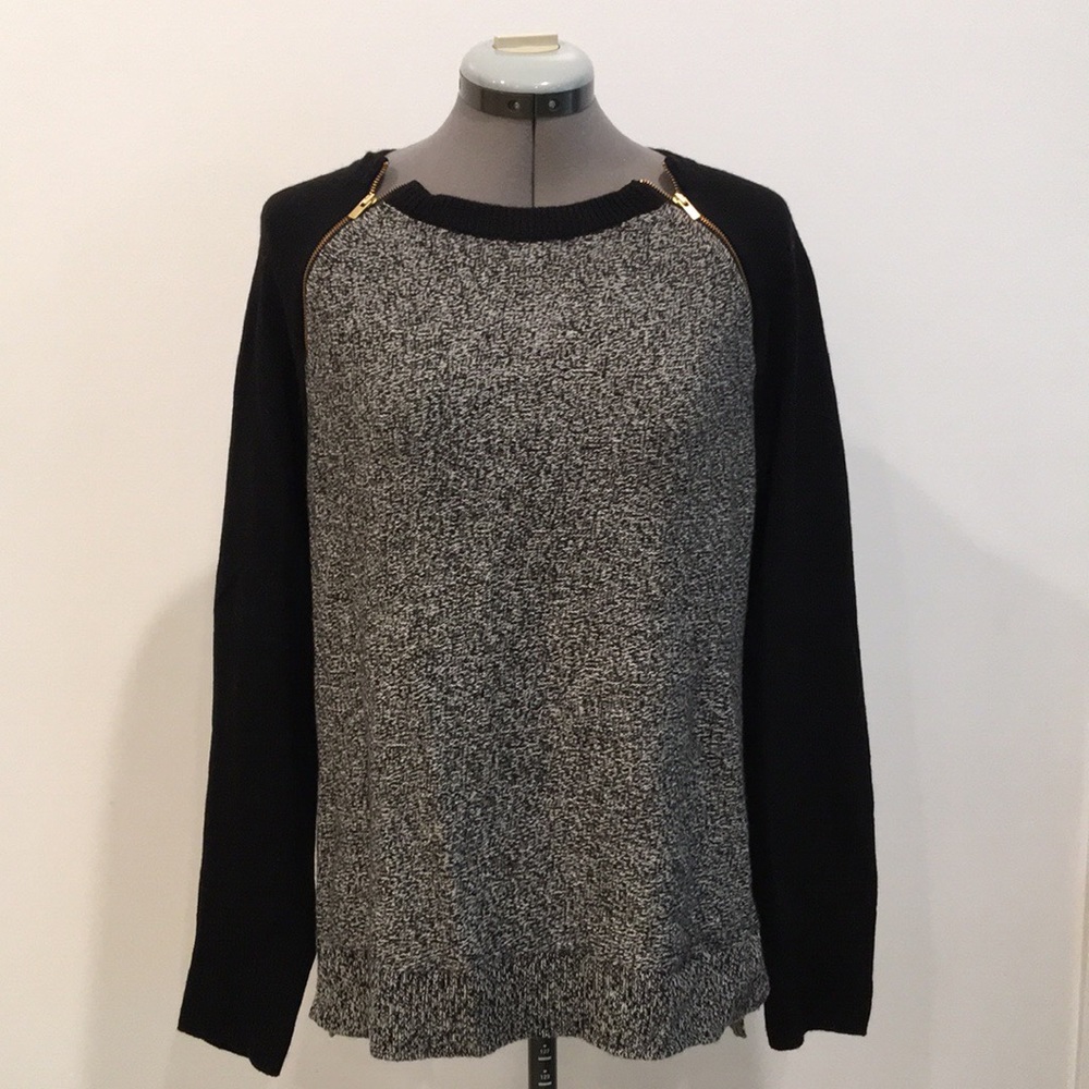 ✨ Banana Republic Italian Yarn Sweater ✨